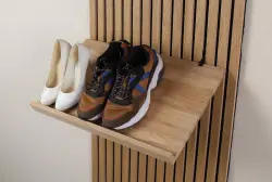 Skohylla i massiv ek