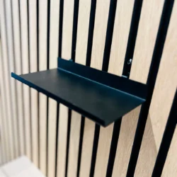 Hylla till ribbvägg
